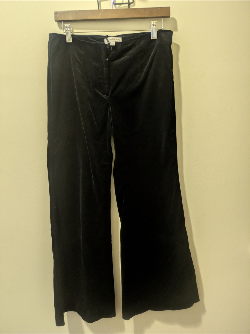 Brand New With Tag! Women's Banana Republic Black Velvet Wide Leg Pants!